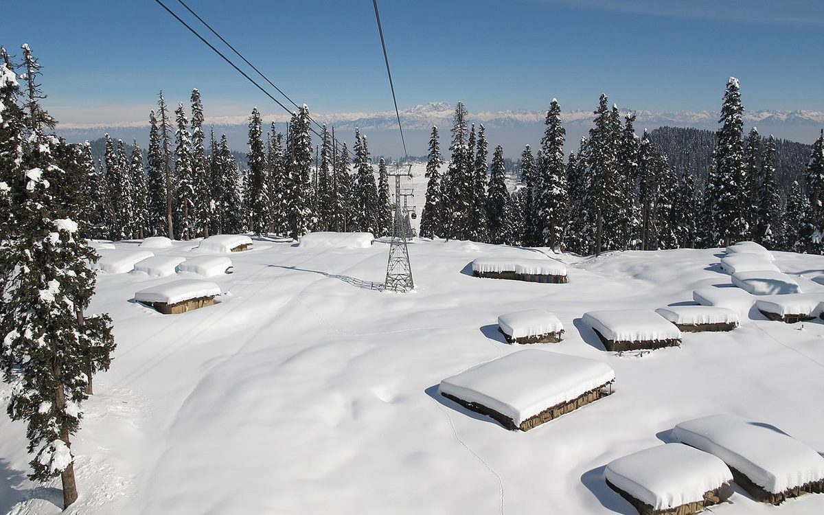 Gulmarg Travel Guide: Gondola, Meadows & Snow