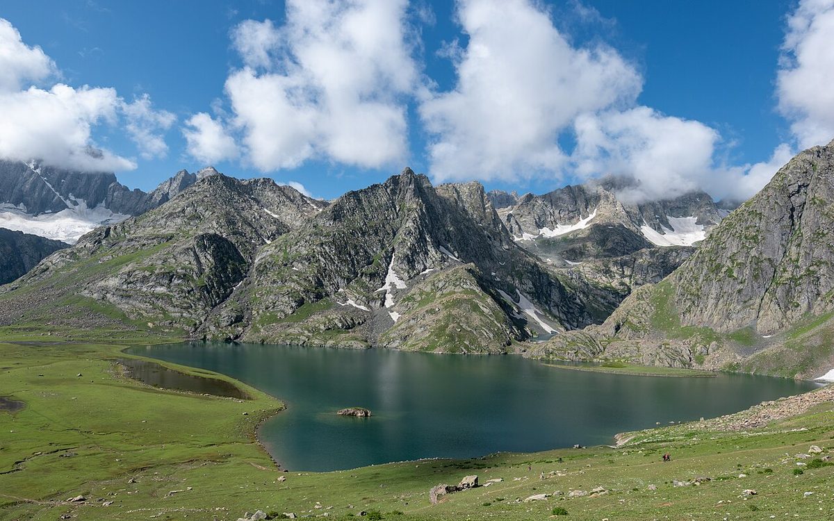 Sonamarg: The Meadow of Gold
